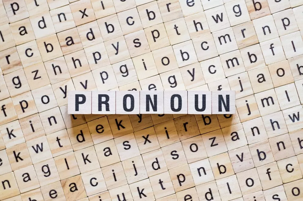 Peran Pronoun
